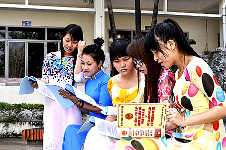 ນັກຮຽນ, ນັກສຶກສາ ປະກອບຄຳເຫັນໃສ່ຮ່າງລັດຖະທຳມະນູນປີ 1992 ສະບັບປັບປຸງ